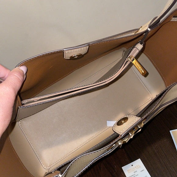 Michael Kors Leather Reed Tote Camel NWT - Picture 7 of 7